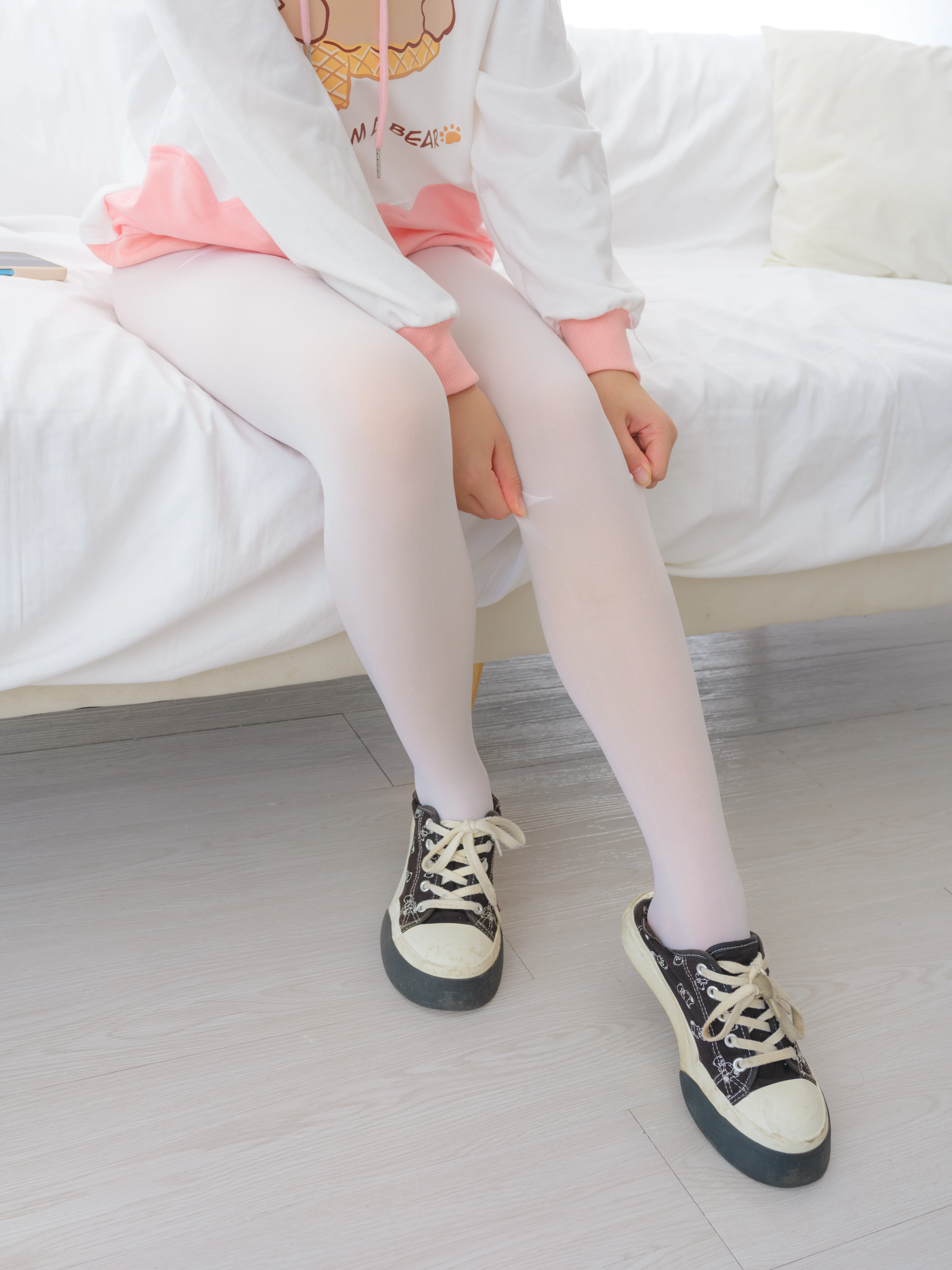 森萝财团 雨云 02E4K [144P 1V] 2